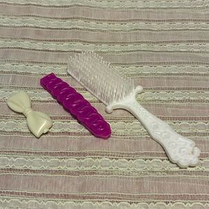 12” Doll Brush w 2 antique barretts circa 1970’s / Plastic